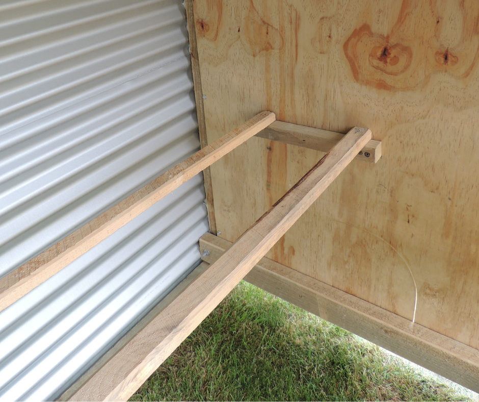 1 Bay Chicken Coop