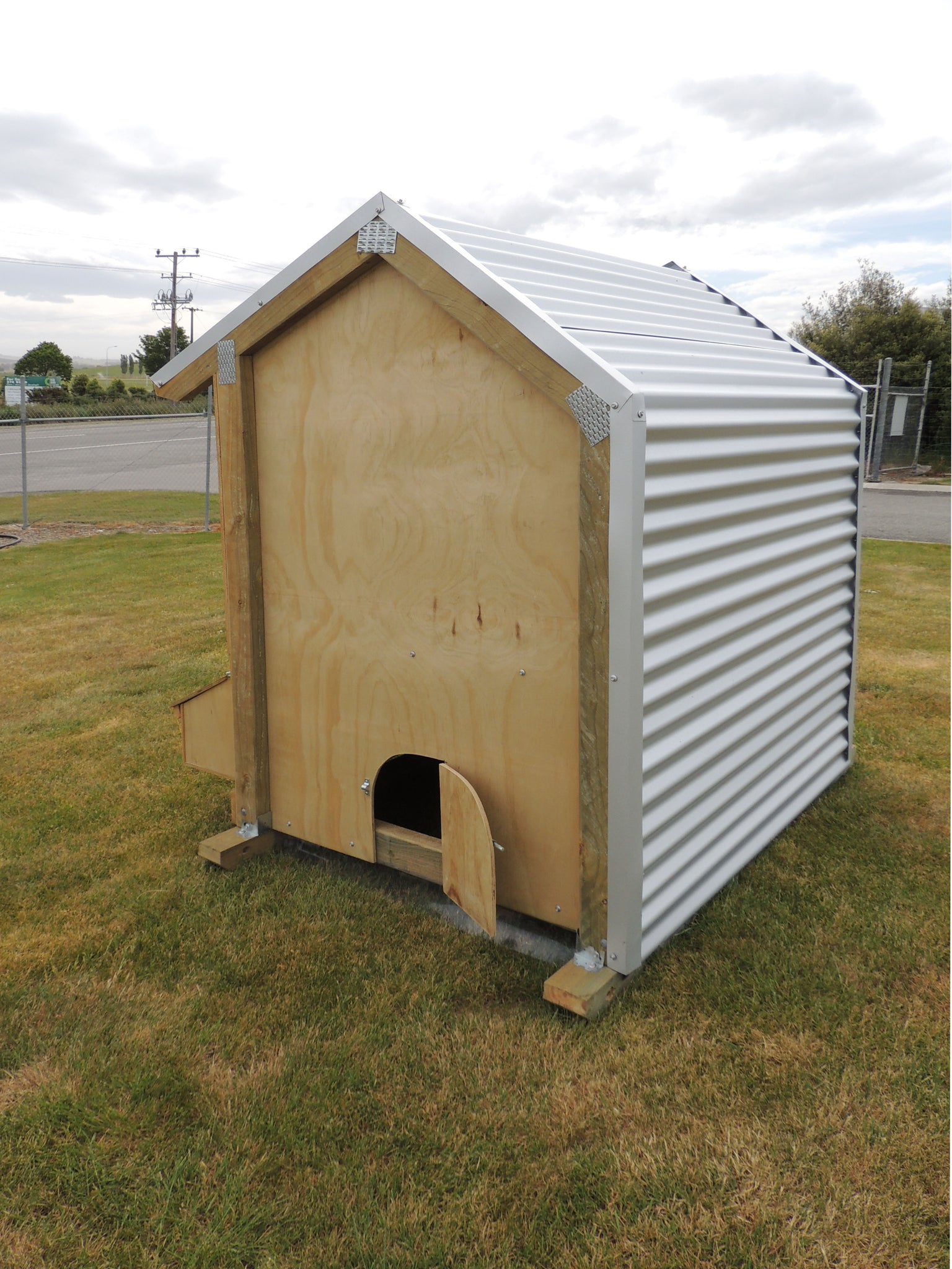 1 Bay Chicken Coop