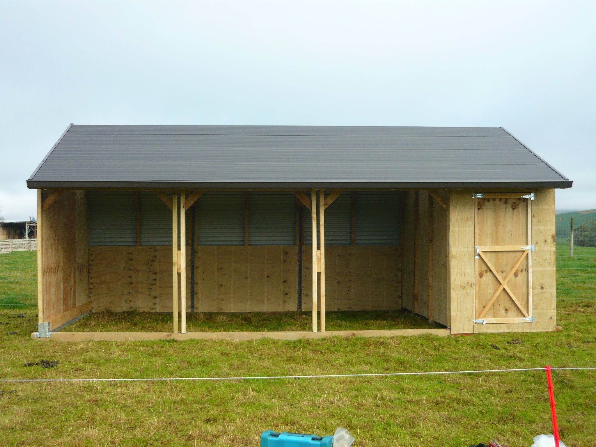 Horse Shelter with single tack shed
