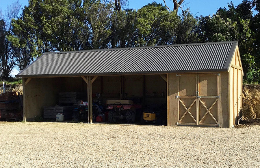 Settler 2 Bay Stable with tack shed